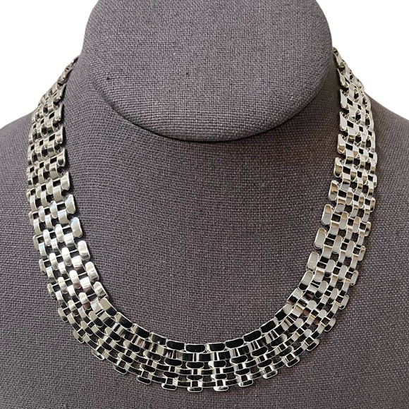 ❤️ Silver Tone Panther Weave Chain Bib/Choker Necklace - Picture 1 of 5
